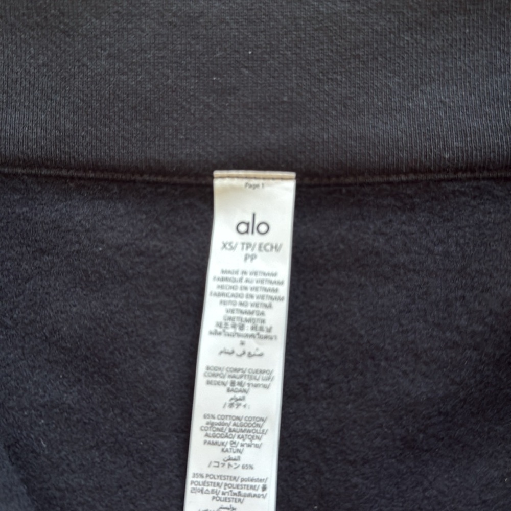 ALO Yoga accolade Black quarter zip Pullover Sweatshirt - Picture 2 of 5